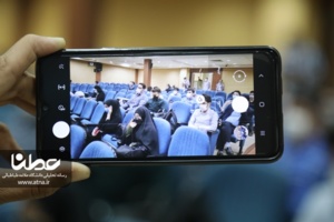 عطنا خبرنگار افتخاری می‌پذیرد