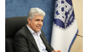 احمدوند: توسعه و سرآمدی دانشگاه در گرو همت و تخصص کارکنان است