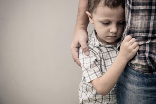 چگونه کودک خجالتی را اجتماعی کنیم؟