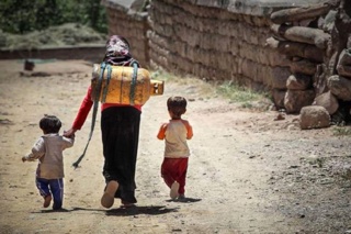 راهکارهای عبور از فقر مطلق و قدم به سمت زندگی اقتصادی بهتر