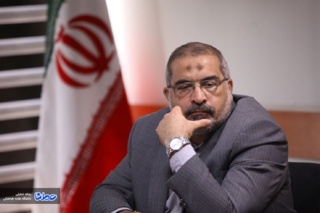 رژیمی که می‌خواست نیل تا فرات را در اختیار بگیرد، از ترس مقاومت به دور خود سیم خاردار می‌کشد