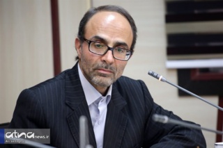 نباید کاری کنیم که دانشجوی معترض از دایره منطق خارج شود!