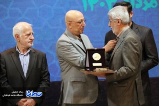 «نشان سرو» بر سینه رئیس دانشگاه علامه‌طباطبائی نشست