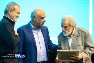 رئیس‌جمهور از استادتمام مردم‌شناسی و جامعه‌شناسی دانشگاه علامه‌طباطبائی تجلیل کرد