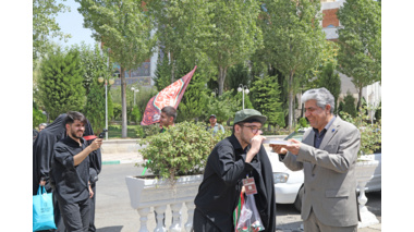 کاروان دانشجویی اربعین دانشگاه علامه طباطبائی با بدرقه مسئولان دانشگاه راهی عتبات عالیات شد