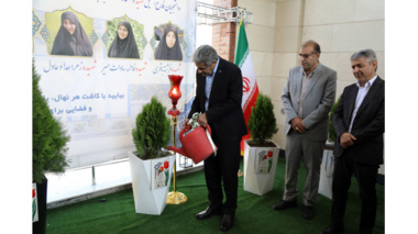 کاشت نهال «ایثار و اندیشه» در دانشگاه علامه طباطبائی به یاد شهدای دانشجو