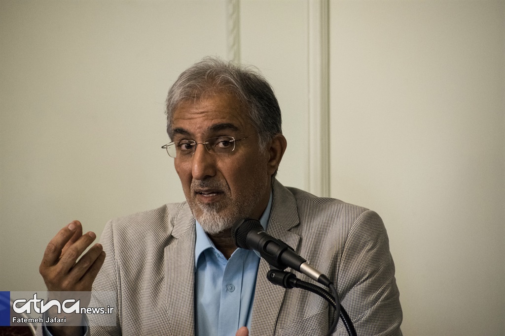 حسین راغفر در نشست خبری سایه روشن‌های چند انتخاب مهم کابینه