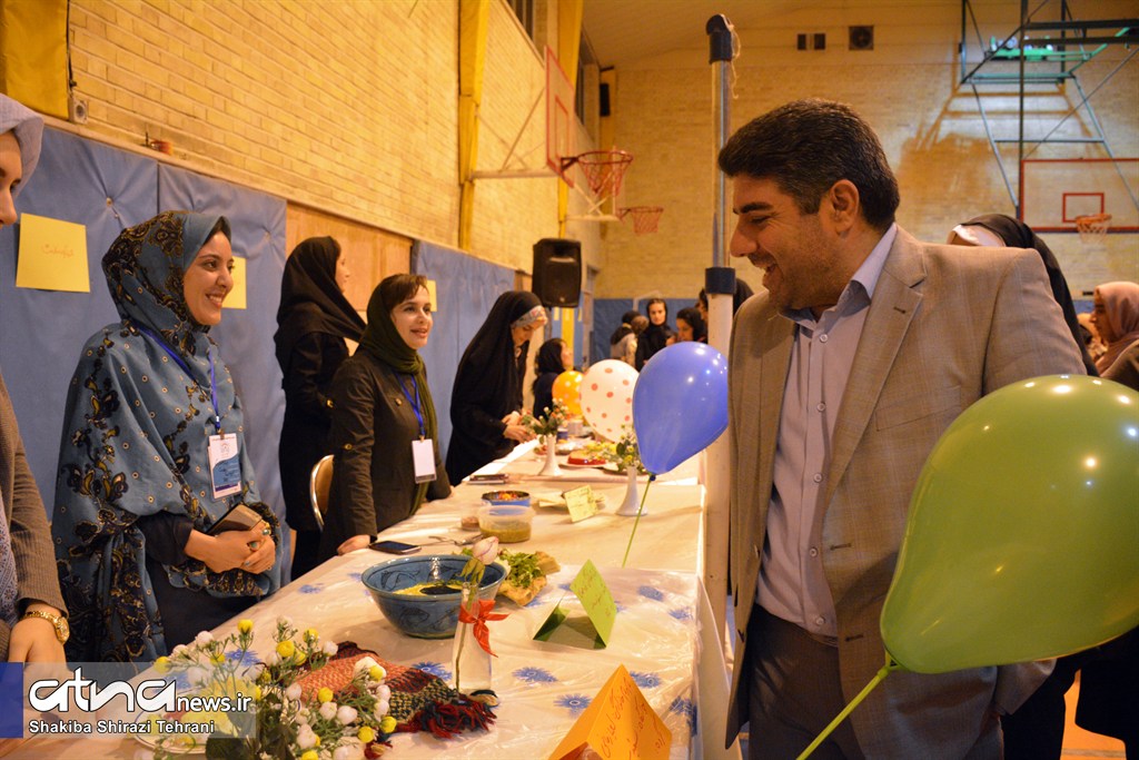 برگزاری جشنواره غذای سالم و محلی در خوابگاه شهید سلامت