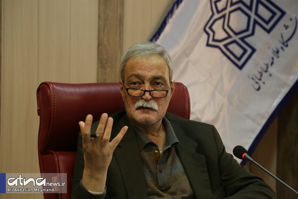 محمدامین قانعی‌راد در نشست نقد کتاب گاه و بی‌گاه دانشگاه در ایران