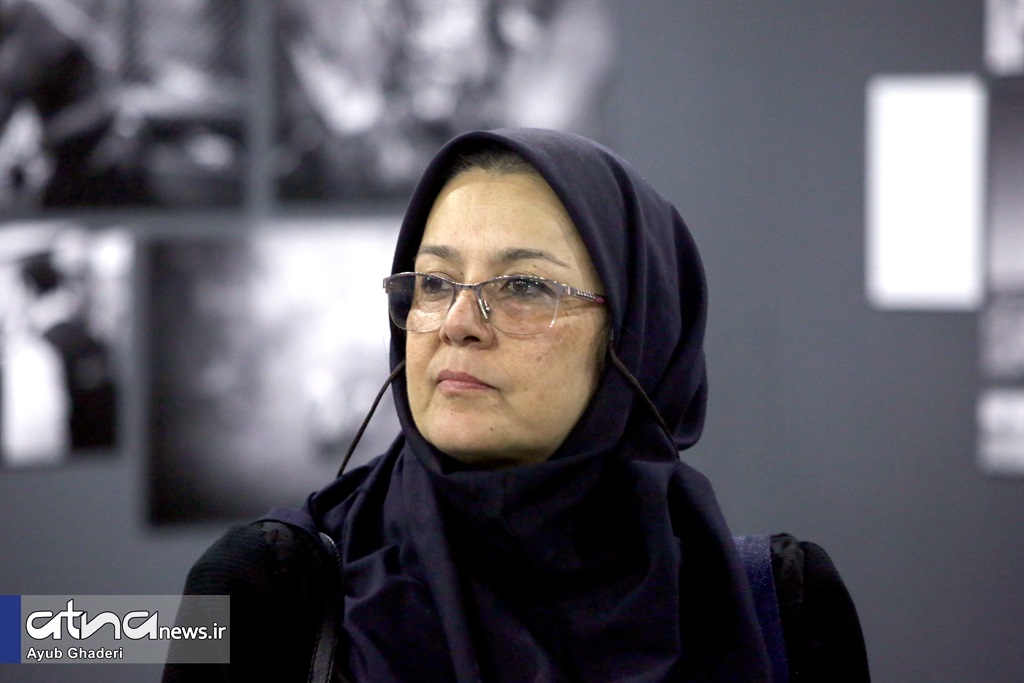 شیرین احمدنیا در نمایشگاه عکس «مسائل اجتماعی ایران»